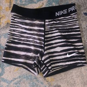 Nike pro spandex shorts size medium